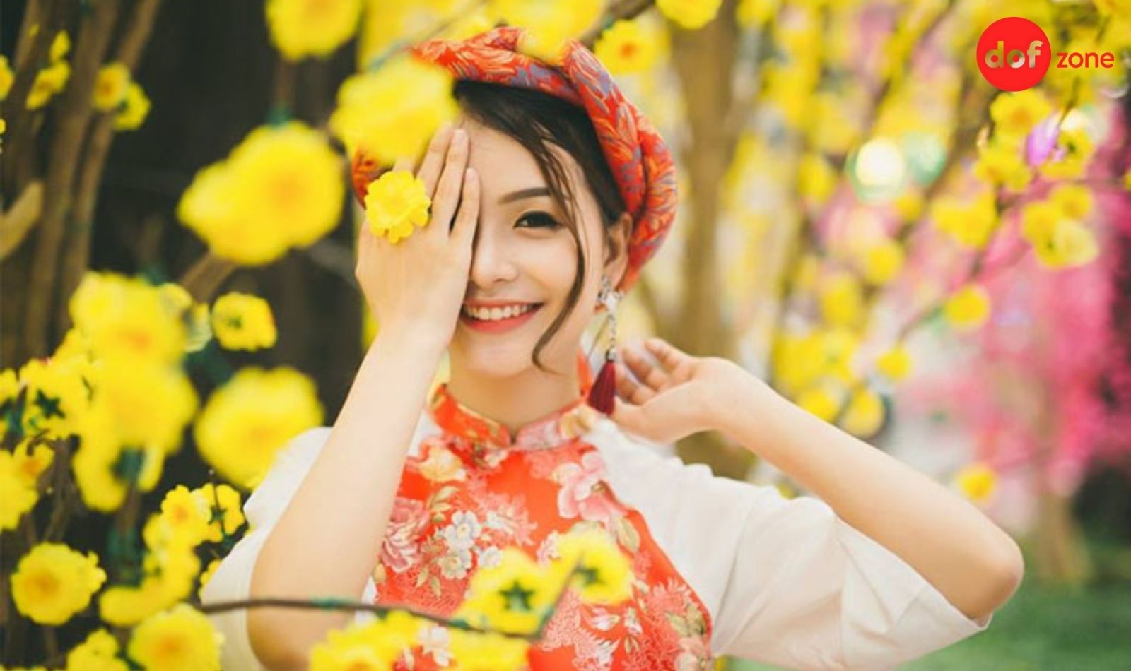 12-cach-tao-dang-chup-anh-ao-dai-tet-2026-xinh-xan-cho-chi-em-7.jpg