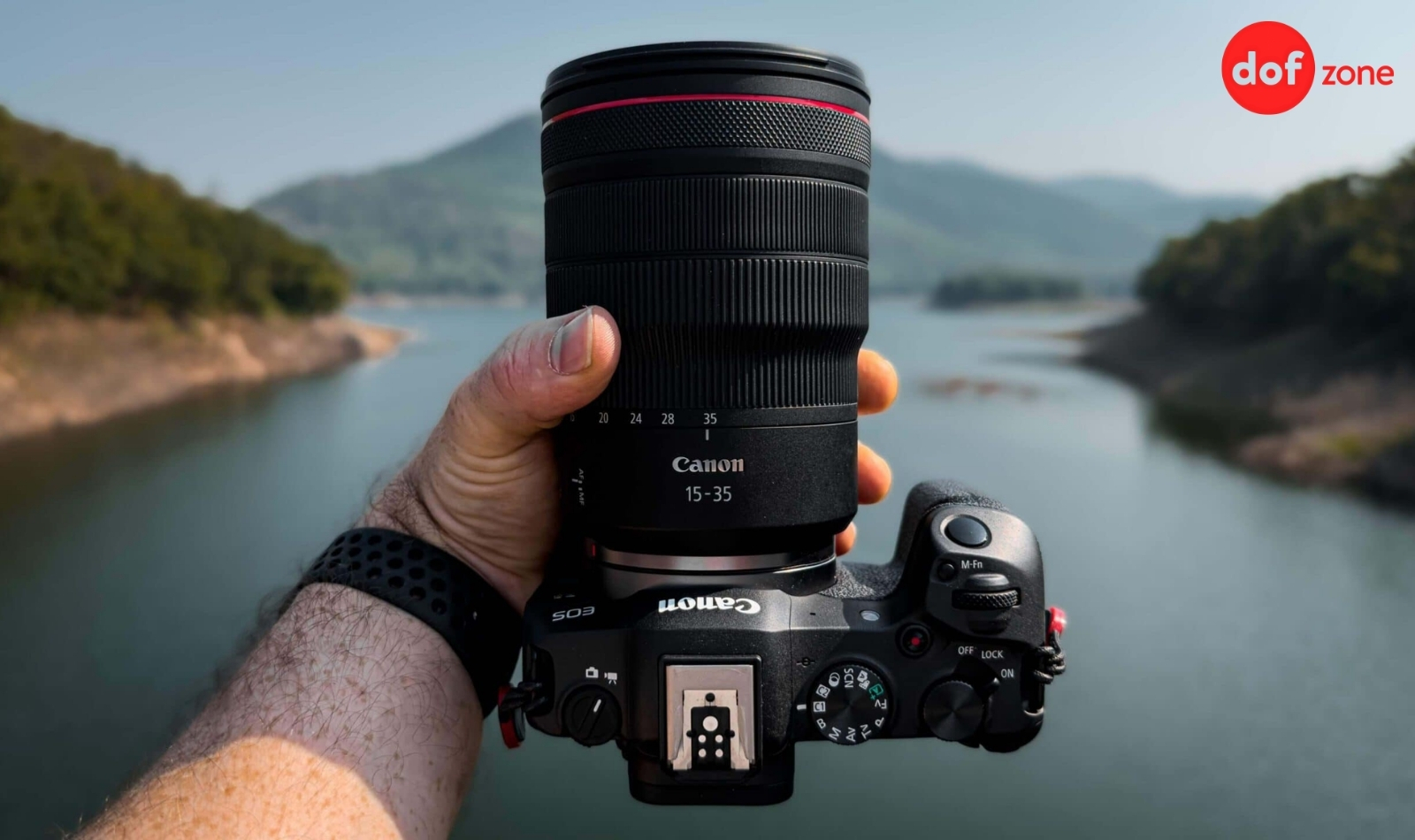 Review-Canon-R8-May-anh-nho-gon-phu-hop-cho-nguoi-moi-2.jpg