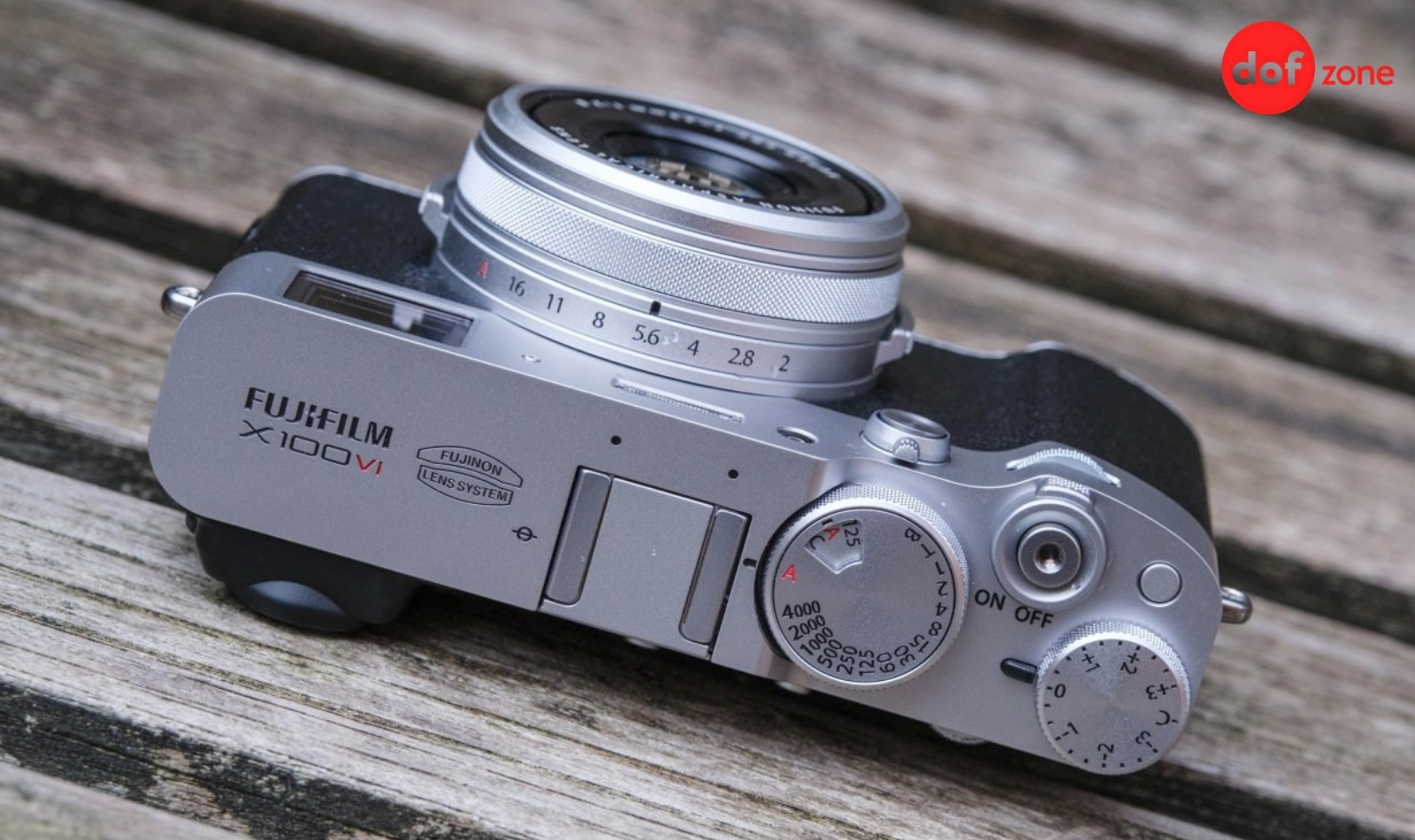 Review-Fujifilm-X100VI-May-anh-compact-duoc-san-don-hien-nay_review-fujifilm-x100vi-2-1.jpg