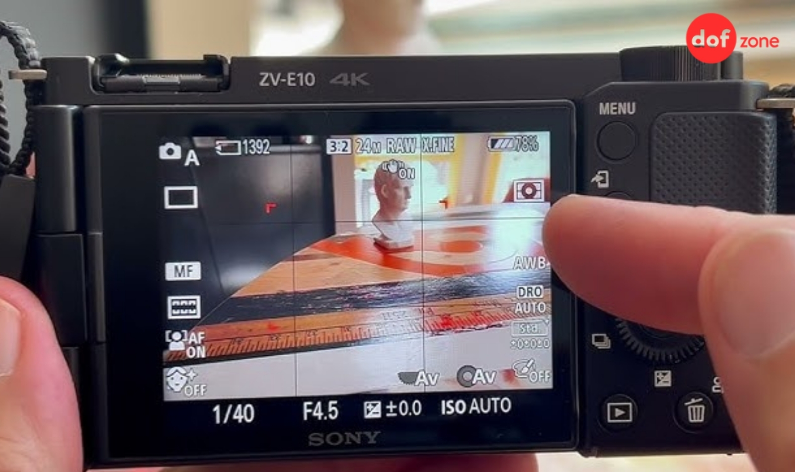 So-sanh-ZV-E10-II-va-ZV-E10-2-chiec-may-quay-vlog-dinh-cao_so sánh sony zve10ii và sony zve10-5.jpg