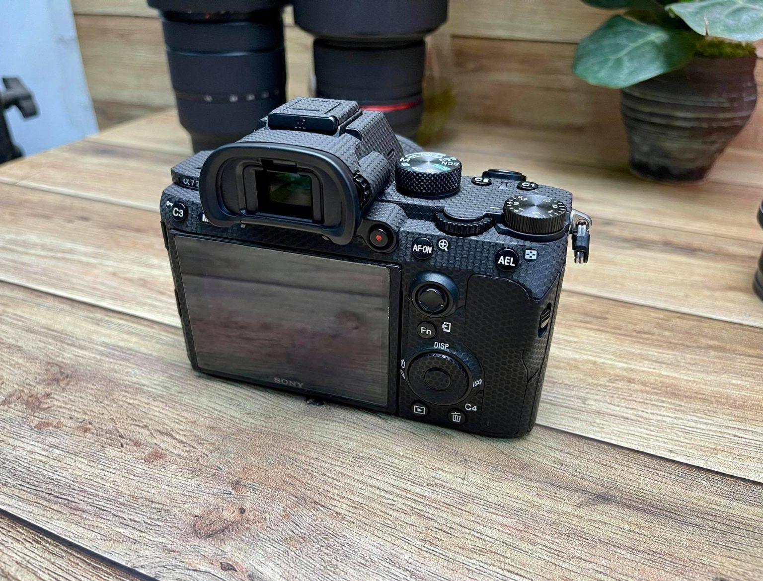 Skin 3M vân nổi Black matrix cho Body Sony - Ảnh 2