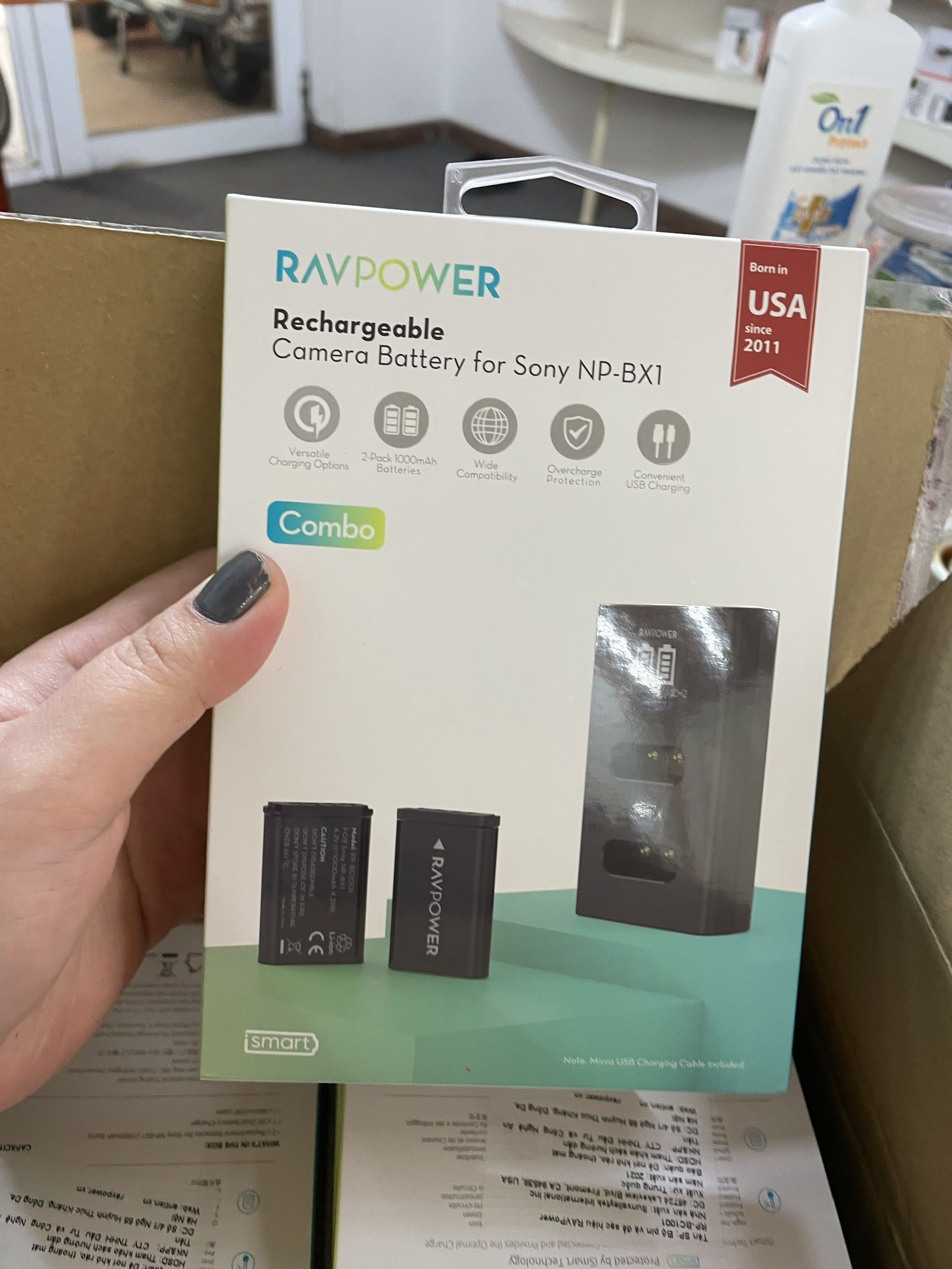 Bộ 2 Pin 1 Sạc Ravpower Sony NP-BX1 - Chính Hãng - Ảnh 2