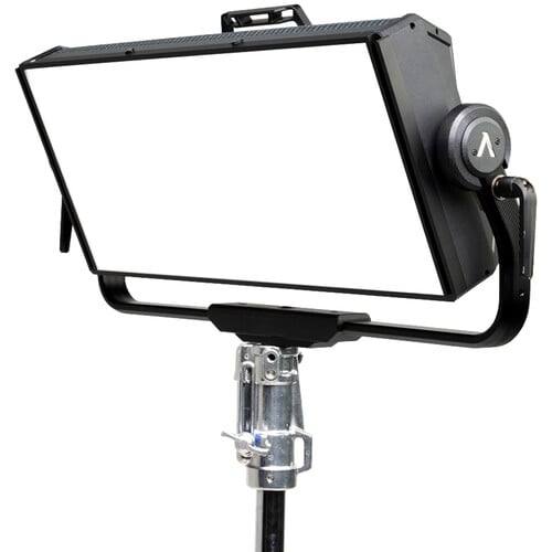 Đèn Aputure Nova P600c - chipset RGBWW Led Panel