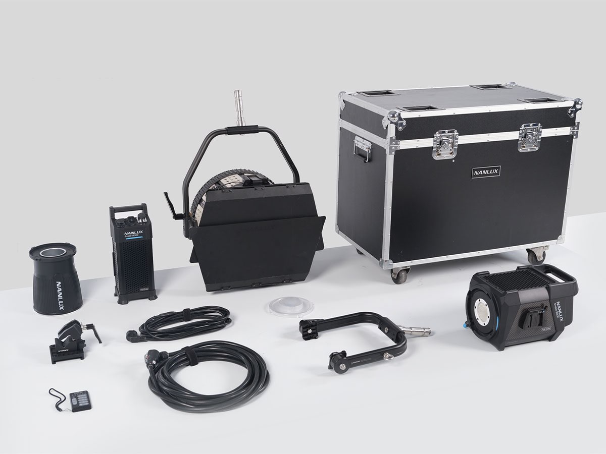 Đèn NANLUX Evoke 900C Spot Light with FL-35YK Fresnel Lens and Flight Case