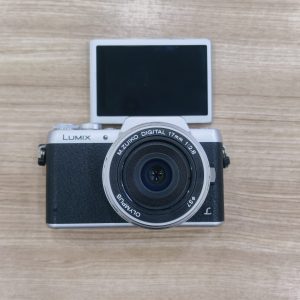 Máy Ảnh Panasonic Lumix DC-GF8 bạc + ống kính M.Zuiko 17mm f2.8 bạc cũ Mã SP 4632 9507 - Ảnh 2
