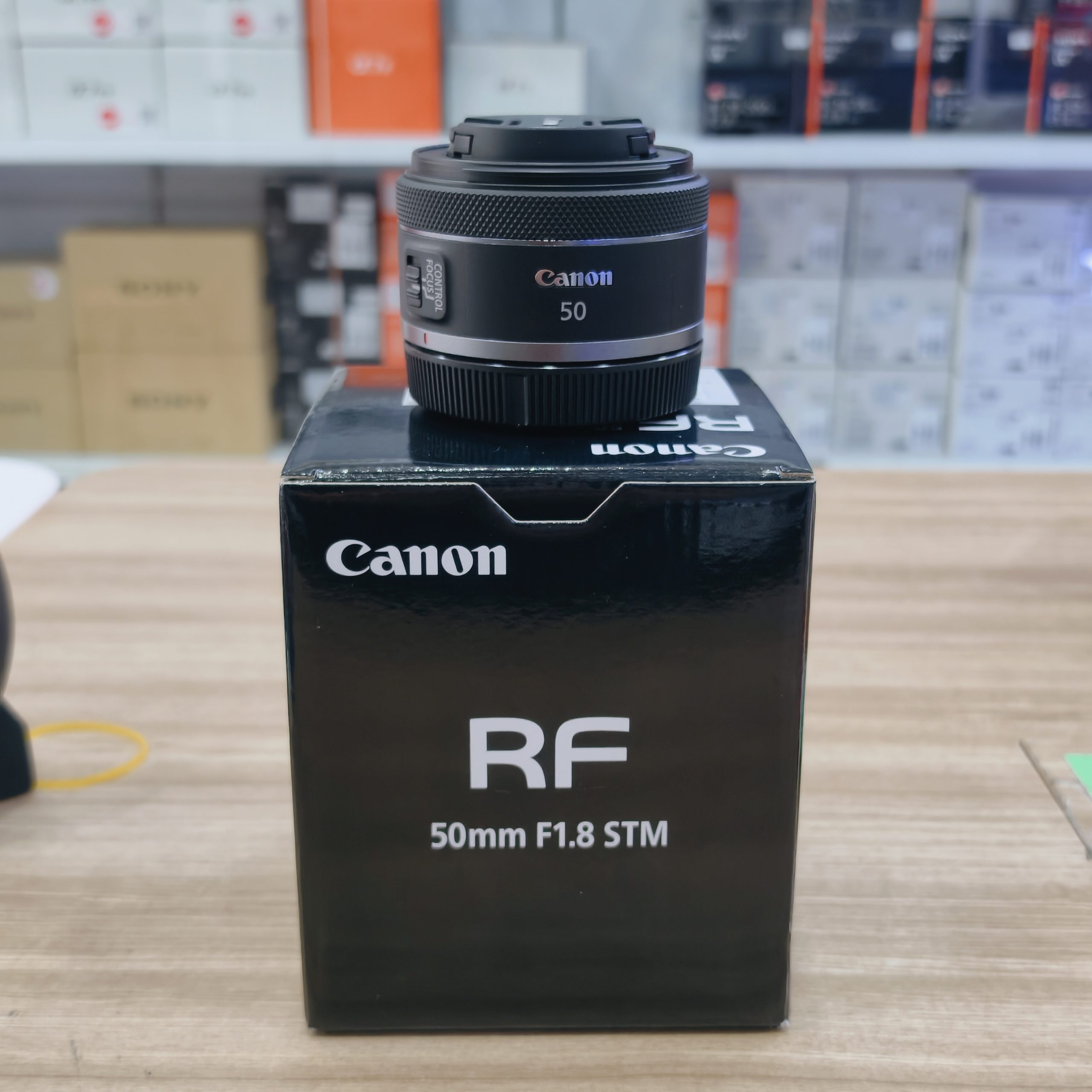 Ống kính Canon RF 50mm F1.8 STM cũ Mã SP 4346